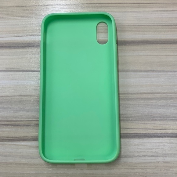 Green Silicone Phone Case For iPhone XR - 6”x 4”x 0.5” - Picture 2 of 3